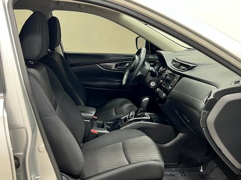 Used 2018 Nissan Rogue S AWD/4WD image 31
