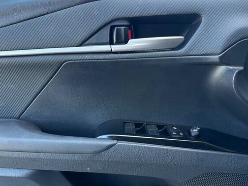 Used 2025 Toyota Camry SE FWD image 11
