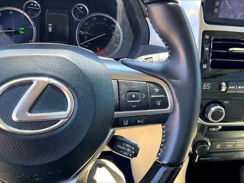 Used 2023 Lexus GX 460 Premium AWD/4WD image 25