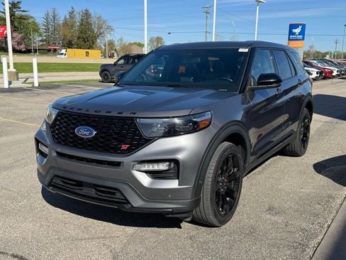 Certified 2022 Ford Explorer ST w/ Equipment Group 401A AWD/4WD image 40