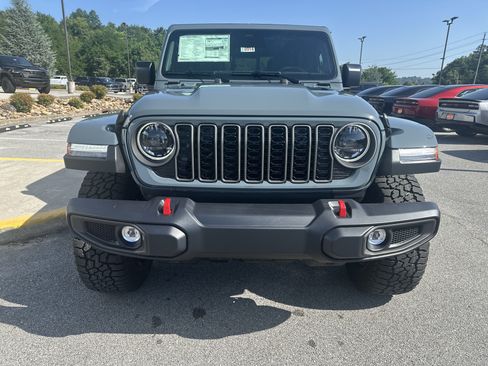 New 2026 Jeep Gladiator Rubicon w/ Steel Power Dome Hood Package AWD/4WD image 3
