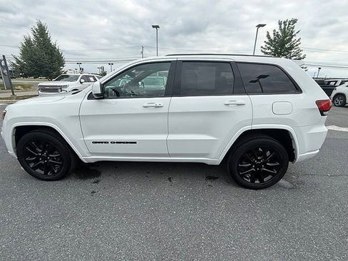 Used 2021 Jeep Grand Cherokee Laredo X AWD/4WD image 8