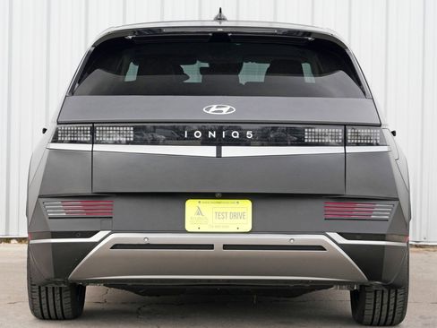 Used 2023 Hyundai Ioniq 5 SEL image 10