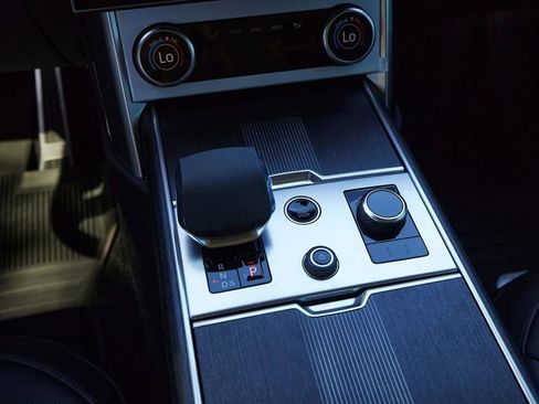 Used 2023 Land Rover Range Rover First Edition image 21