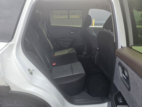 Used 2023 Nissan Rogue SV image 14