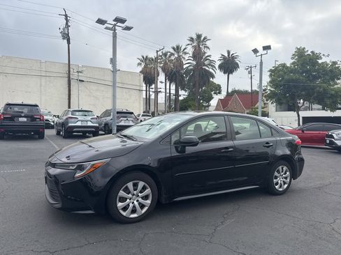 Used 2023 Toyota Corolla LE w/ Carpet Mat Package (TMS) FWD image 9