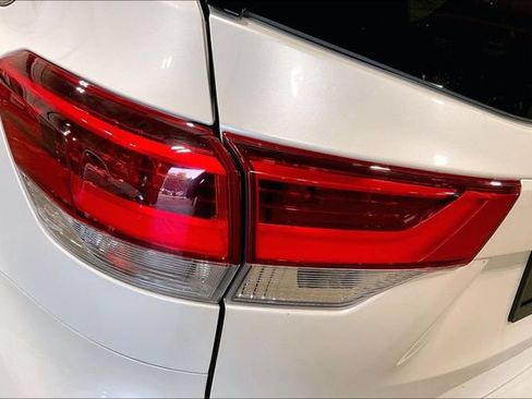 Used 2019 Toyota Highlander Limited AWD/4WD image 33