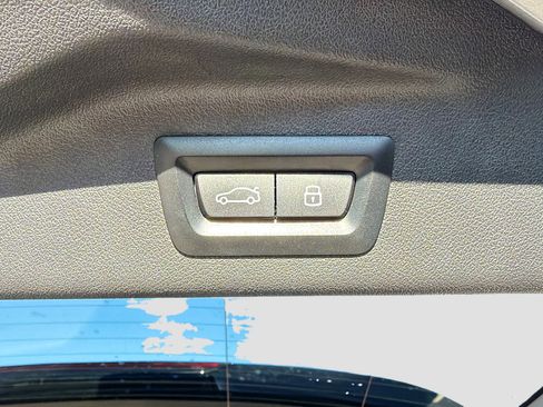 Used 2024 BMW X7 xDrive40i image 46