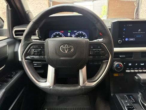 Used 2024 Toyota Tacoma TRD Off-Road w/ TRD Off Road Upgrade Package AWD/4WD image 19