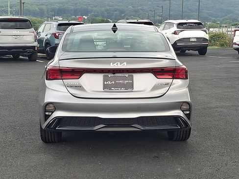 Used 2024 Kia Forte GT-Line w/ GT-Line Premium Package FWD image 5
