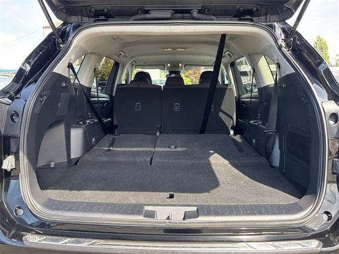 Used 2023 Toyota Highlander LE image 31