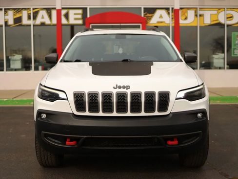 Used 2019 Jeep Cherokee Trailhawk AWD/4WD image 2