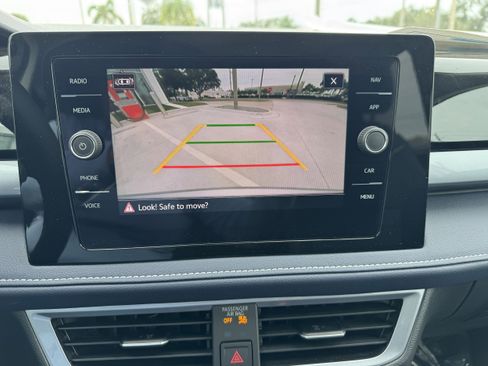 New 2025 Volkswagen Taos SEL image 24