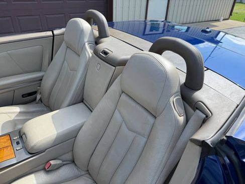 Used 2005 Cadillac XLR RWD image 36