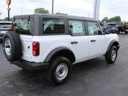 New 2025 Ford Bronco 4-Door image 7