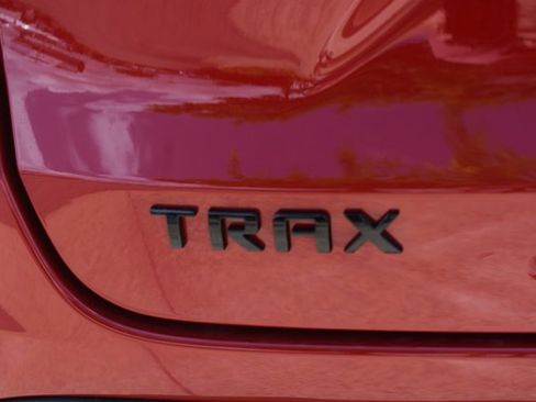 New 2026 Chevrolet Trax LT w/ Sunroof Package FWD image 7