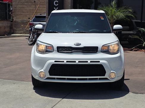 Used 2016 Kia Soul + w/ Soulful Package FWD image 4