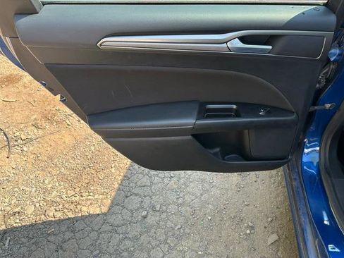 Used 2017 Ford Fusion SE image 7