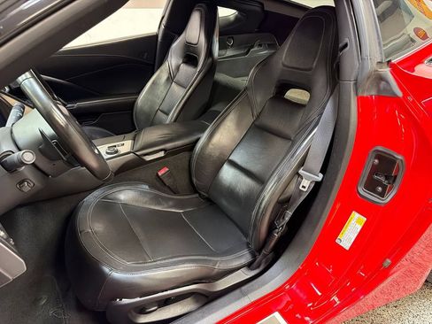Used 2019 Chevrolet Corvette Stingray Coupe w/ 1LT RWD image 25