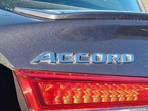 Used 2018 Honda Accord Sport image 31