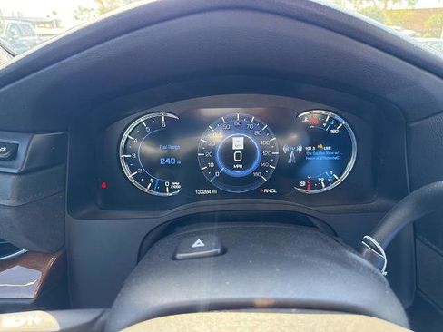 Used 2019 Cadillac Escalade Premium Luxury w/ LPO, Radiant Package AWD/4WD image 6