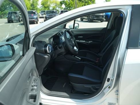 Used 2025 Nissan Versa SV FWD image 12