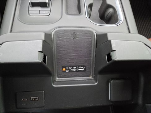 Used 2023 GMC Sierra 1500 Denali Ultimate AWD/4WD image 13
