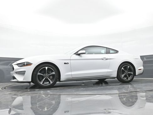 Used 2018 Ford Mustang GT image 37