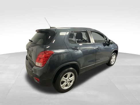 Used 2021 Chevrolet Trax LS AWD/4WD image 9