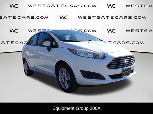 Used 2018 Ford Fiesta SE image 2