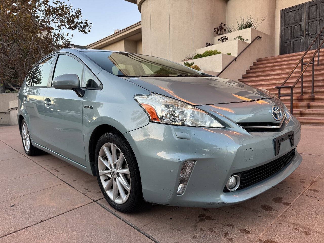 Used 2014 Toyota Prius V Five FWD image 1