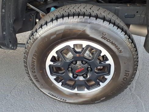 Used 2024 Toyota Tacoma TRD Off-Road AWD/4WD image 9