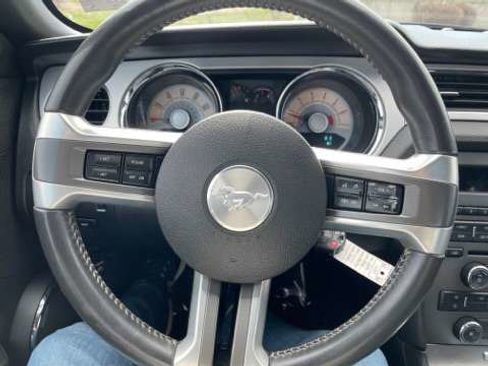 Used 2010 Ford Mustang Coupe RWD image 11