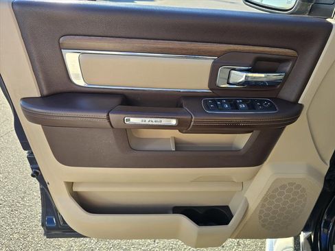 Used 2017 RAM 1500 Laramie w/ Convenience Group image 8