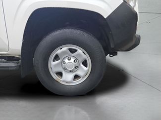 Used 2017 Toyota Tacoma SR video 2