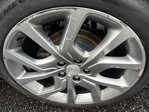 Used 2019 Buick Regal Avenir w/ Driver Confidence Package II image 5