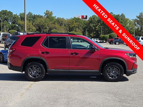 Used 2024 Honda Pilot TrailSport image 6