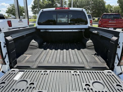 Used 2022 Nissan Frontier PRO-4X AWD/4WD image 30
