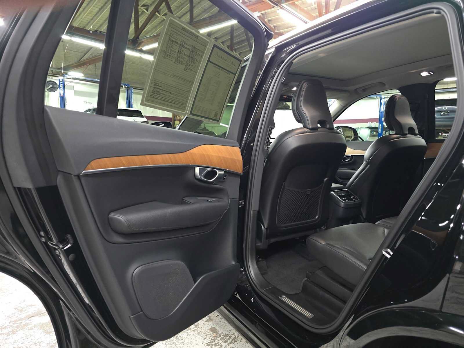 Used 2022 Volvo XC90 T6 Momentum w/ Climate Package AWD/4WD image 15