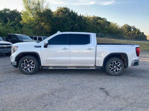 Used 2024 GMC Sierra 1500 SLT w/ SLT Premium Plus Package AWD/4WD image 3