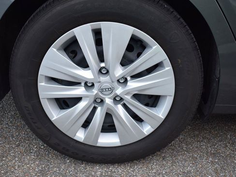 Used 2025 Nissan Sentra S FWD image 9