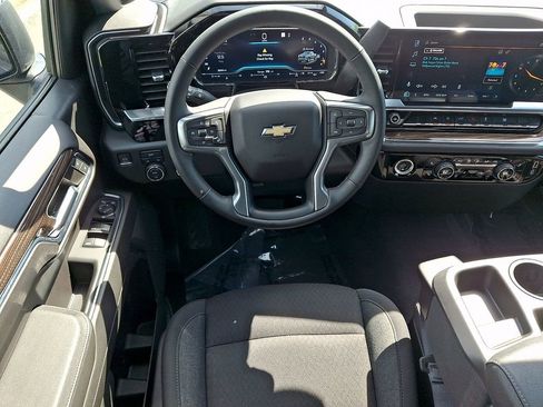 Used 2023 Chevrolet Silverado 1500 LT AWD/4WD image 11