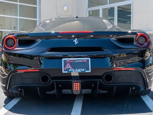 Used 2019 Ferrari 488 GTB RWD image 16