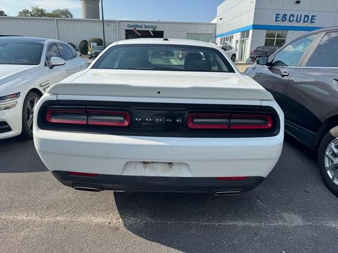 Used 2022 Dodge Challenger GT RWD image 5