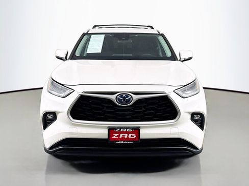 Used 2021 Toyota Highlander LE image 8