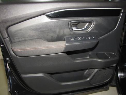 Certified 2025 Honda Pilot Sport image 9