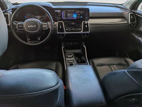 Used 2023 Kia Sorento EX w/ Panoramic Sunroof Package AWD/4WD image 17