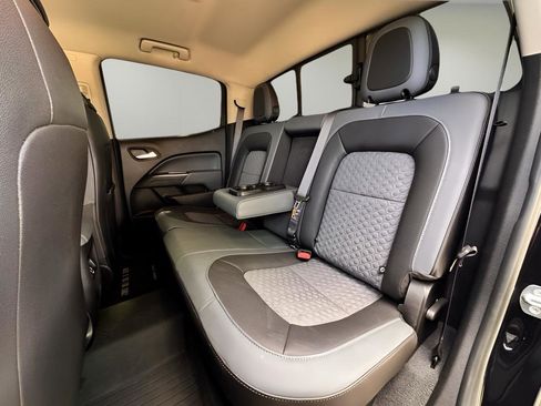 Used 2022 Chevrolet Colorado Z71 w/ Z71 Midnight Edition AWD/4WD image 23