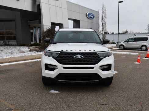 Used 2023 Ford Explorer XLT w/ Equipment Group 202A image 10