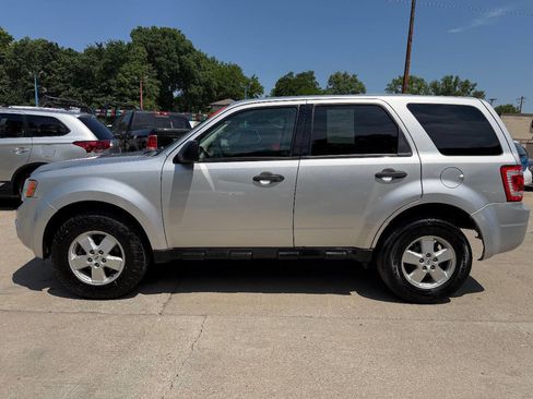 Used 2010 Ford Escape XLS FWD image 4